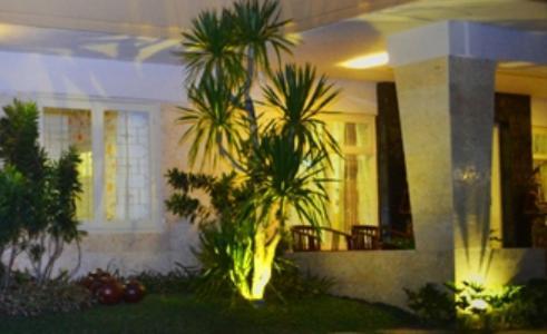 Srikandi Guesthouse 玛琅 外观 照片